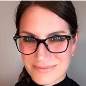 Meet your Posher, Kari